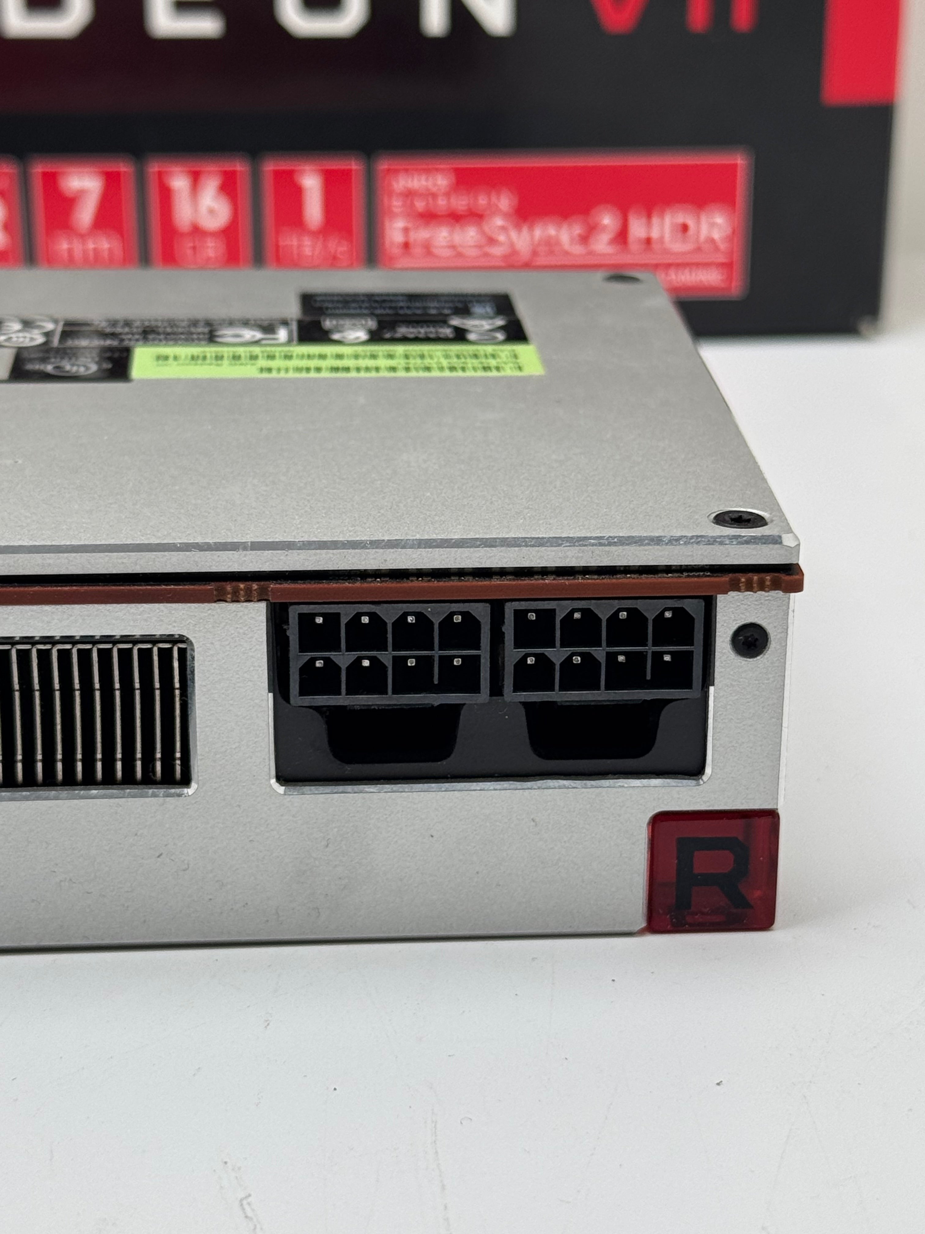 AMD Radeon VII 16GB HBM2 - A - Premium Edition